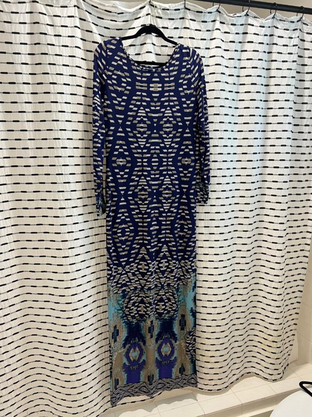 Geometric long sleeve maxi dress